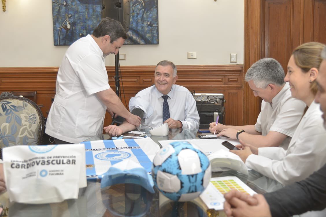 LuisMedinaRuiz4's tweet photo. Esta mañana presentamos al gobernador @OsvaldoJaldo, el Programa #Palpitar 🇦🇷 una nueva iniciativa del @MSALUDTUC para acercar de forma activa la prevención y promoción de hábitos saludables a la población. https://t.co/cKg3Tv4M0B