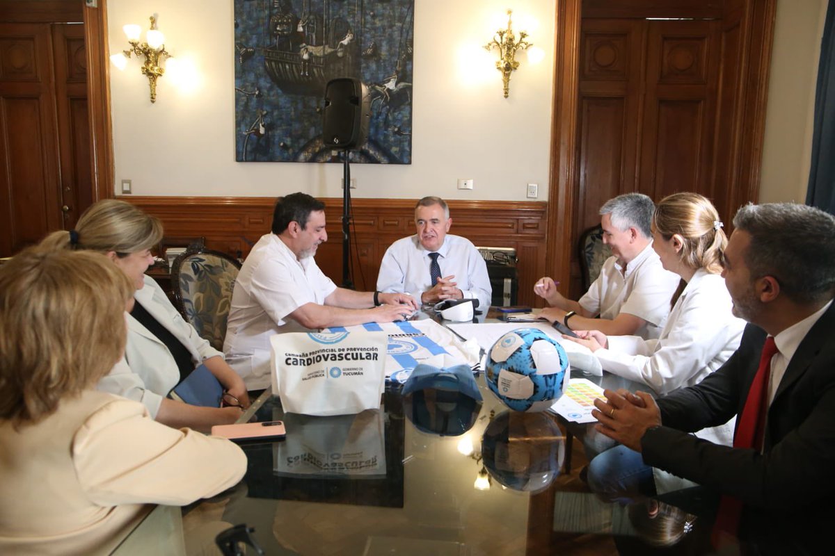 LuisMedinaRuiz4's tweet photo. Esta mañana presentamos al gobernador @OsvaldoJaldo, el Programa #Palpitar 🇦🇷 una nueva iniciativa del @MSALUDTUC para acercar de forma activa la prevención y promoción de hábitos saludables a la población. https://t.co/cKg3Tv4M0B