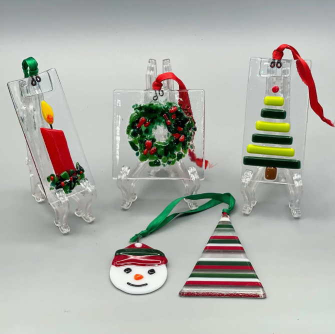 RochesterAFC's tweet photo. There are just a few spots left in our Holiday themed Glass Fusing Date Night class! Class takes place on November 13th from 2-5pm.

Register Online: https://t.co/F50TpYhzjw

#glassfusing #glasswork #datenight #holidaydatenight #holidayglassart #glassart #rochesterny #rocny https://t.co/fmFoUoLl2j
