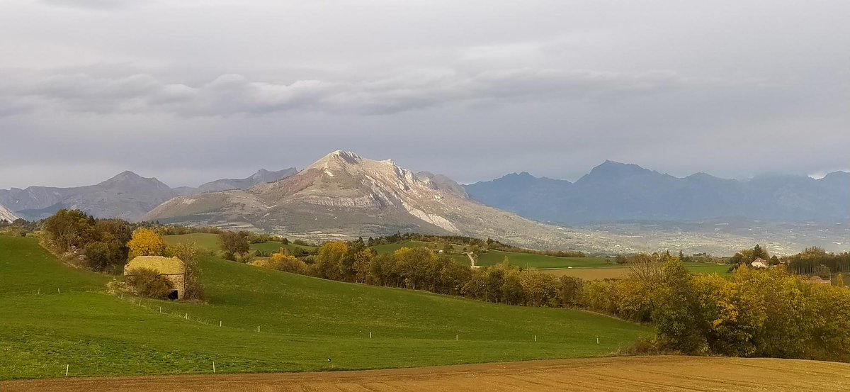 MeteoFrance_SE's tweet photo. Une journée dans les #HautesAlpes racontée par les #obsParticipatives 🥰
📍 La Freissinouse, Lagrand, Tallard, Sigoyer https://t.co/25AaFXYt3l