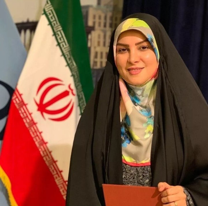 IRAN_VS_REGIME's tweet photo. 🟥 نمونه دیگری از کسانیکه نمیخوان لخت بشن. انقدر ریتوییت کنین تا خودکشی‌منه حرومزاده 

#مهسا_امینی #اعتصابات_سرارسری https://t.co/54PN5KnbQM