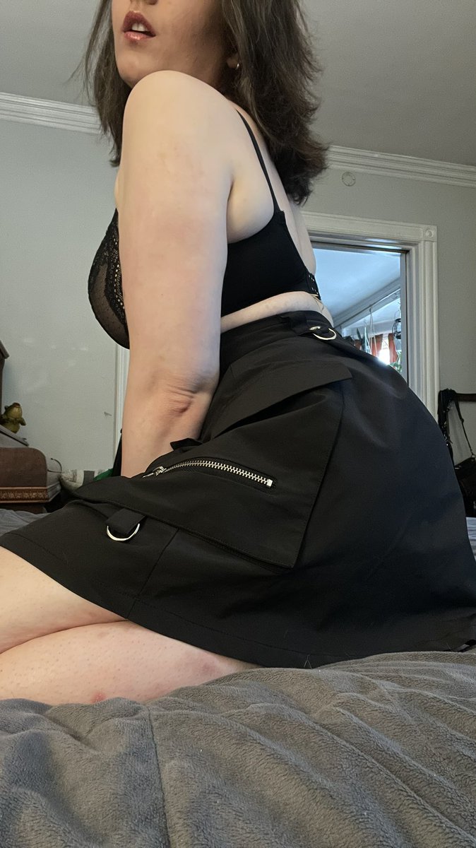 cuckandmentos's tweet photo. Not sure this is what the Hot Take tag was meant for, but tell me I’m wrong 😤 come hang with me on OF, link in bio 😇 https://t.co/RZhsSoB95Q