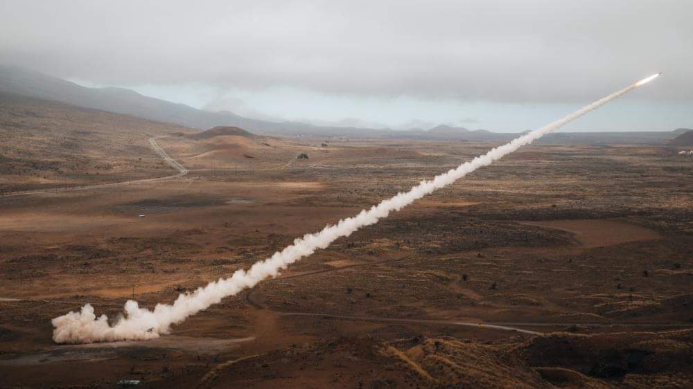 Rockets away 🚀🚀
Our USMC cousins firing in Hawaii during a RIMPAC exercise this year. #rocketgunners #rocketraiders #101RA #armyreserverocketeers