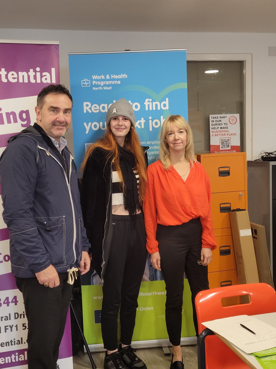 Great event held at #Blackpool #Jobcentre 

The Disability Employment Advisor Team arranged a coastal Health &amp; Wellbeing event in conjunction with <a href="/BFCCT_/">Blackpool FC Community Trust</a>  🙌

Over 70+ customers attended with 20+ referrals to various programmes &amp; 2 job starts! 🏆