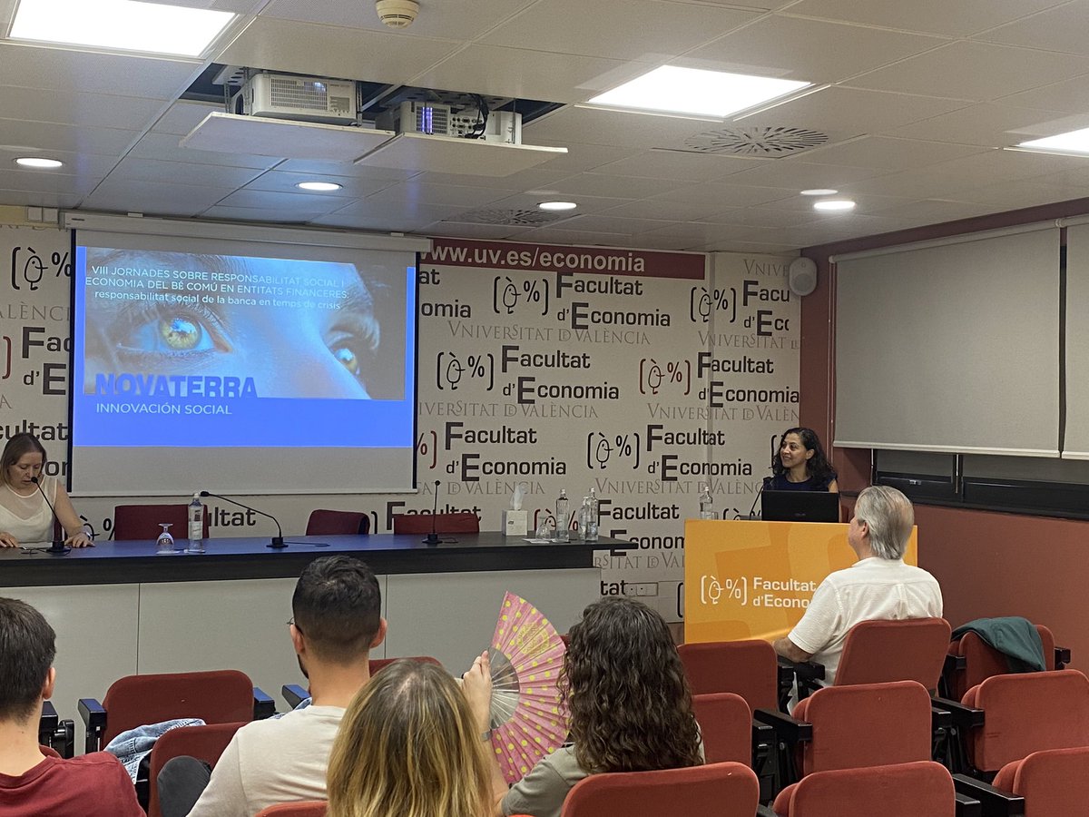 La última de les conferències a les VIII Jornades sobre RSE i EBC a Entitats Financeres és impartida per Angela María Padilla, de <a href="/fnovaterra/">Fundación Novaterra</a>, sobre “el paper de la banca en la inclusió financera”.