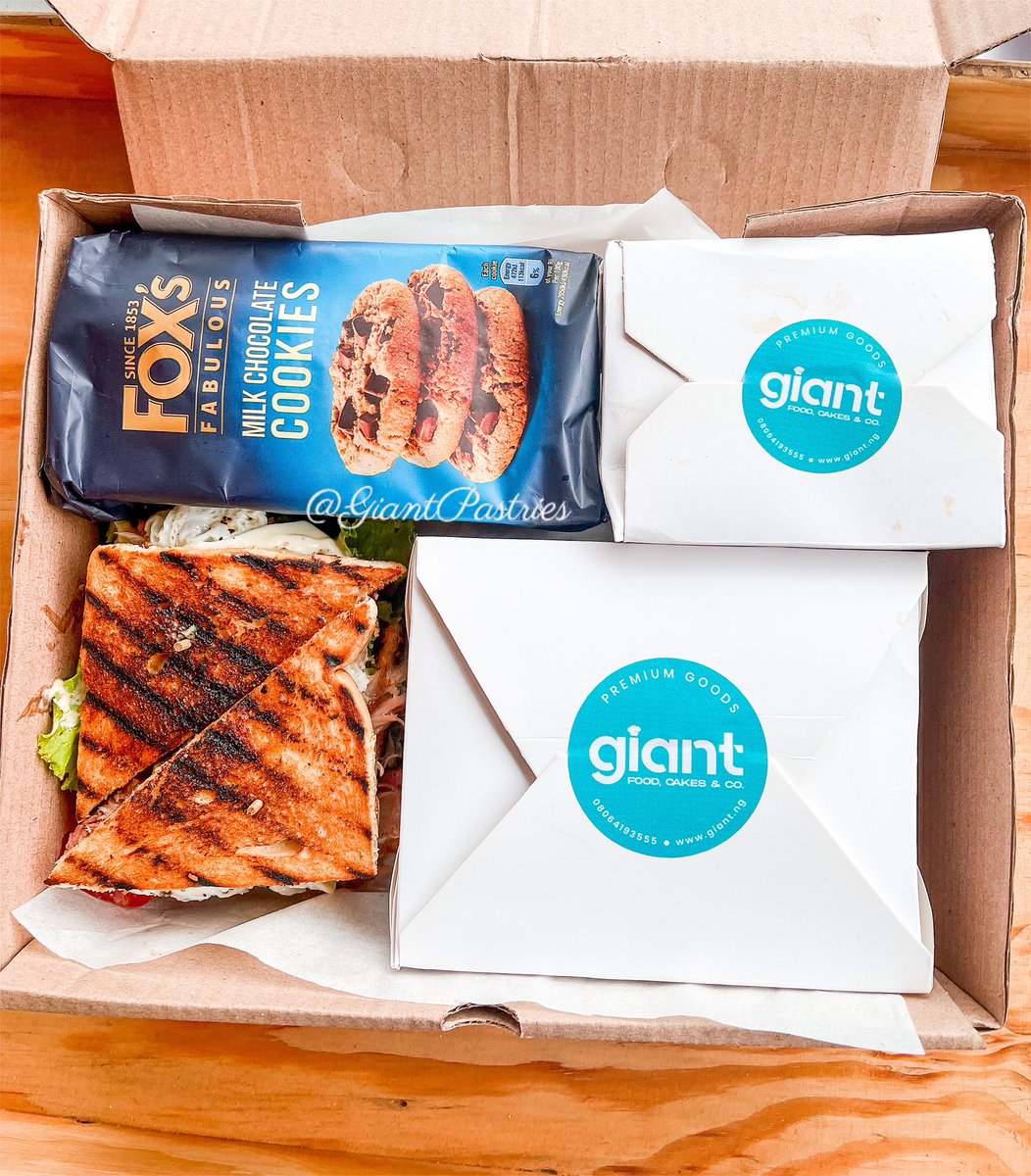 giantpastries's tweet photo. Food gifts are the best gifts tbh! ❤️❤️ #lagos #foodgiftbox https://t.co/hjymS5JhwE