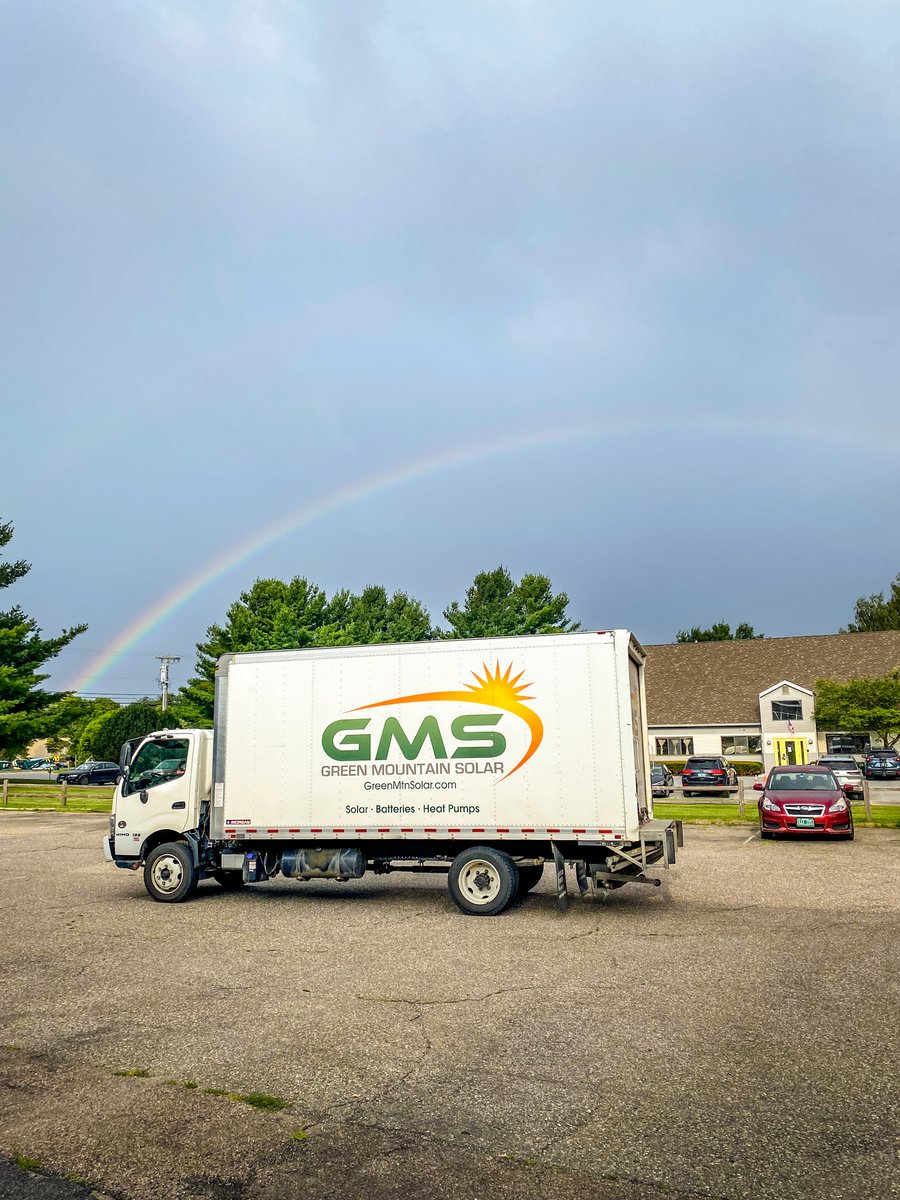 GreenMtnSolar's tweet photo. You know it's going to be a good day when you catch a rainbow on your way out to install. Make a wish! ☀️🌈😎

#GreenMountainSolar #ResilientEnergySystems #ShopLocalVT #VTSolar #SolarInstallers #LocalSolar https://t.co/JCVgxMqJ7R