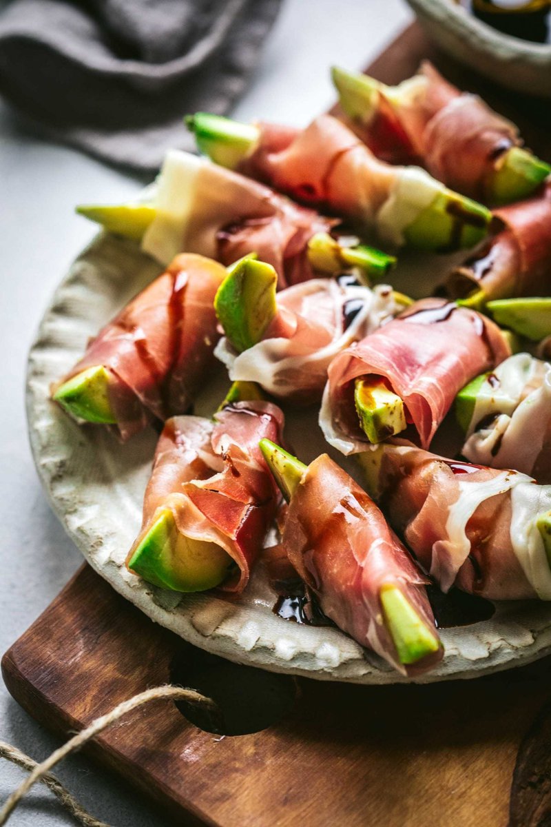 carnivoreclub's tweet photo. This recipe is the perfect party snack! 👌
#carnivoreclub #prosciutto #avocado #partysnack #snack #recipe #charcuterieboard #meatboard #subscriptionbox #supportcanadiancompanies https://t.co/hi5zbyljyW