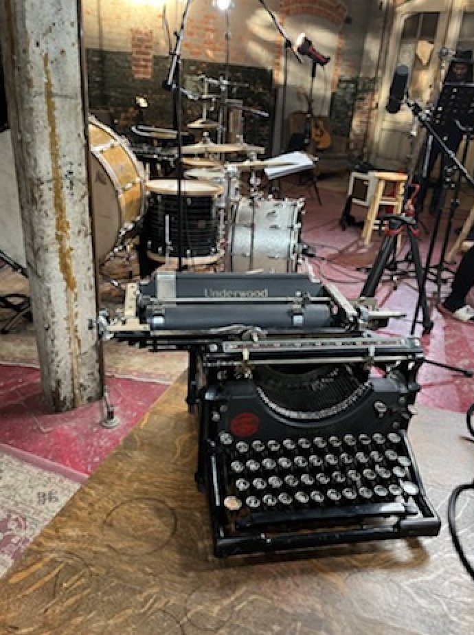 miranda mulholland (@miramulholland) on Twitter photo Ottawa! Heading your way for a special #RemembranceDay artistic commemoration with music, live foley and letters. Join me and my brilliant cast of <a href="/jtaylorband/">Julian Taylor</a> <a href="/tdogocallaghan/">Patricia O'Callaghan</a> <a href="/TakArikushi/">TakArikushi</a> @vikkivansickle & <a href="/opus_32/">Jamie Drake (he/him)</a>. 🌺🍁
nac-cna.ca/en/event/32052 Ottawa! Heading your way for a special #RemembranceDay artistic commemoration with music, live foley and letters. Join me and my brilliant cast of <a href="/jtaylorband/">Julian Taylor</a> <a href="/tdogocallaghan/">Patricia O'Callaghan</a> <a href="/TakArikushi/">TakArikushi</a> @vikkivansickle & <a href="/opus_32/">Jamie Drake (he/him)</a>. 🌺🍁
nac-cna.ca/en/event/32052