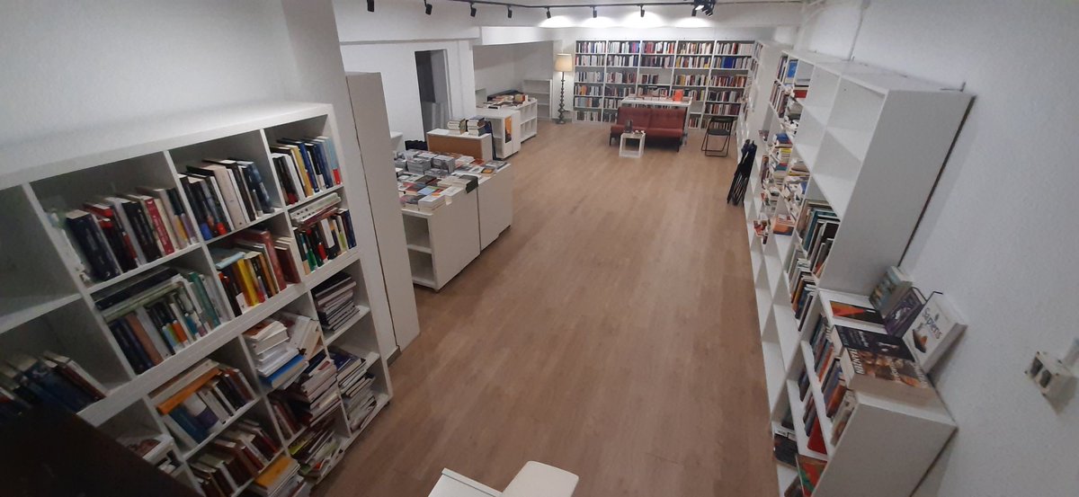 Benvingudes, benvinguts, a la nova Nollegiu del #Clot!

C/ València, 588, entre Rogent i Independència banda mar.  Entrada també per Enamorats, 145.