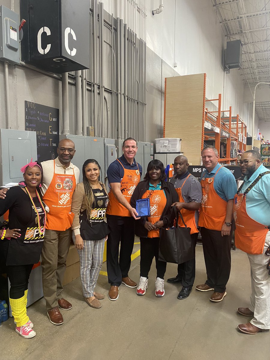 vannahj84's tweet photo. CAM District #151 winner: Joyce.M store 554! Congratulations!!@BassKausha @vantasticD151 @RushClay @Brian_E_Bridges @L_Butler09 @Nedra332Nedra https://t.co/BWjmUORd8B