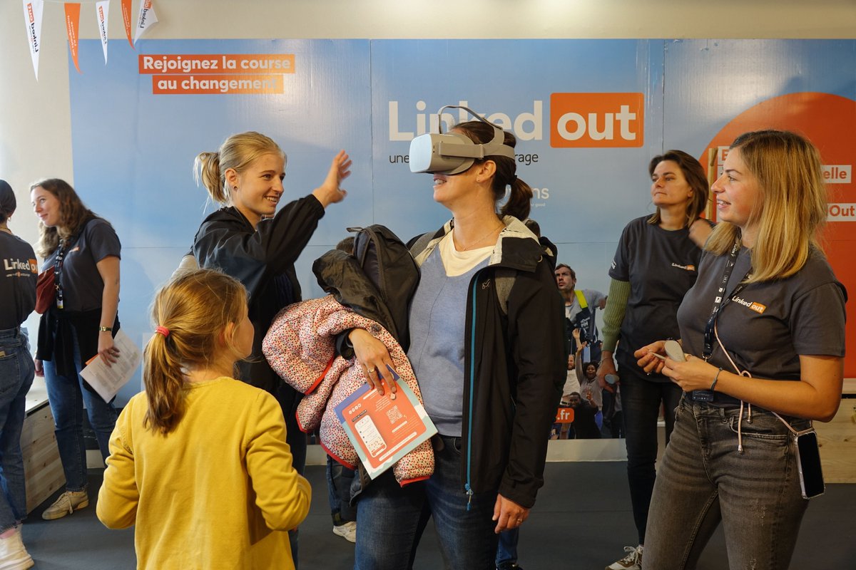 Entourage__pro's tweet photo. 📣 Notre stand au village de la @RouteDuRhum a officiellement ouvert ses portes à Saint-Malo !

Notre équipe sera présente pendant 12 jours pour vous rencontrer et échanger sur les sujets d'inclusion professionnelle. 

Diverses activités vous attendent, venez nombreux ! https://t.co/UJLFNI5Csi
