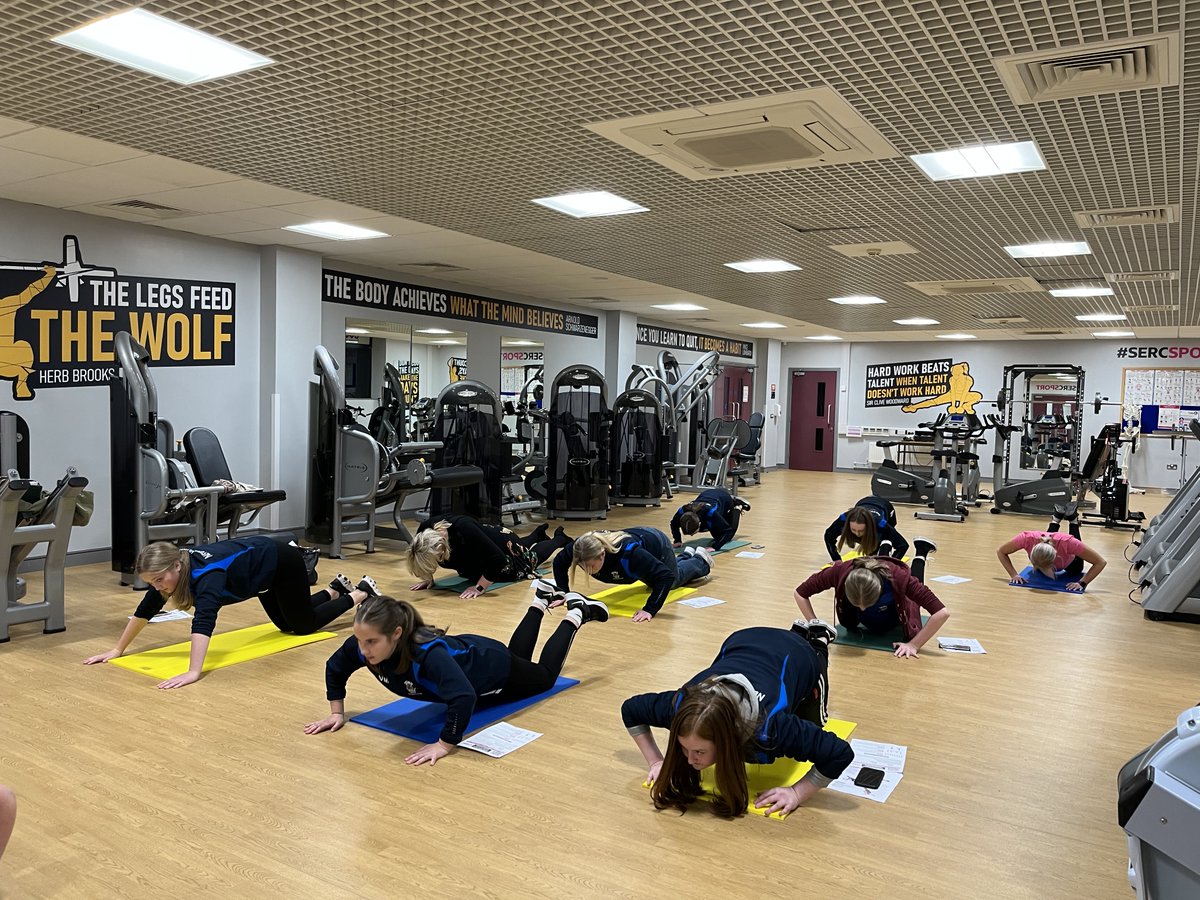 SERCSport's tweet photo. Our Performance Workshops hosted @DownNetballClub! 🏆
We looked at:
1️⃣ Strength and Conditioning 💪🏽
2️⃣ Injury Prevention 🤕
3️⃣ Sports Psychology 🧘🏻‍♀️

We want to thank all the girls from Down Netball Club for taking part and giving it their all!👏🏼
Best of luck in your season ahead! https://t.co/typlnuhC2O