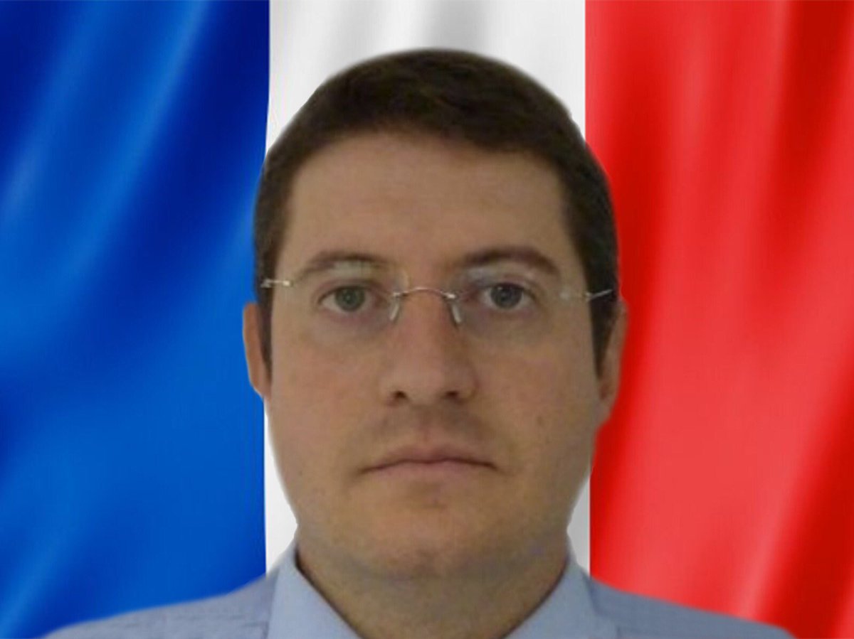 #Hommage 🇫🇷 L’adjudant Jean-Christophe Bolloch, 47 ans, enquêteur de la section de recherches de Rennes, est décédé en mission ce 25 octobre 2022 lors d’une opération judiciaire visant un trafic de stupéfiants. Nous ne l’oublierons pas #vousProtéger