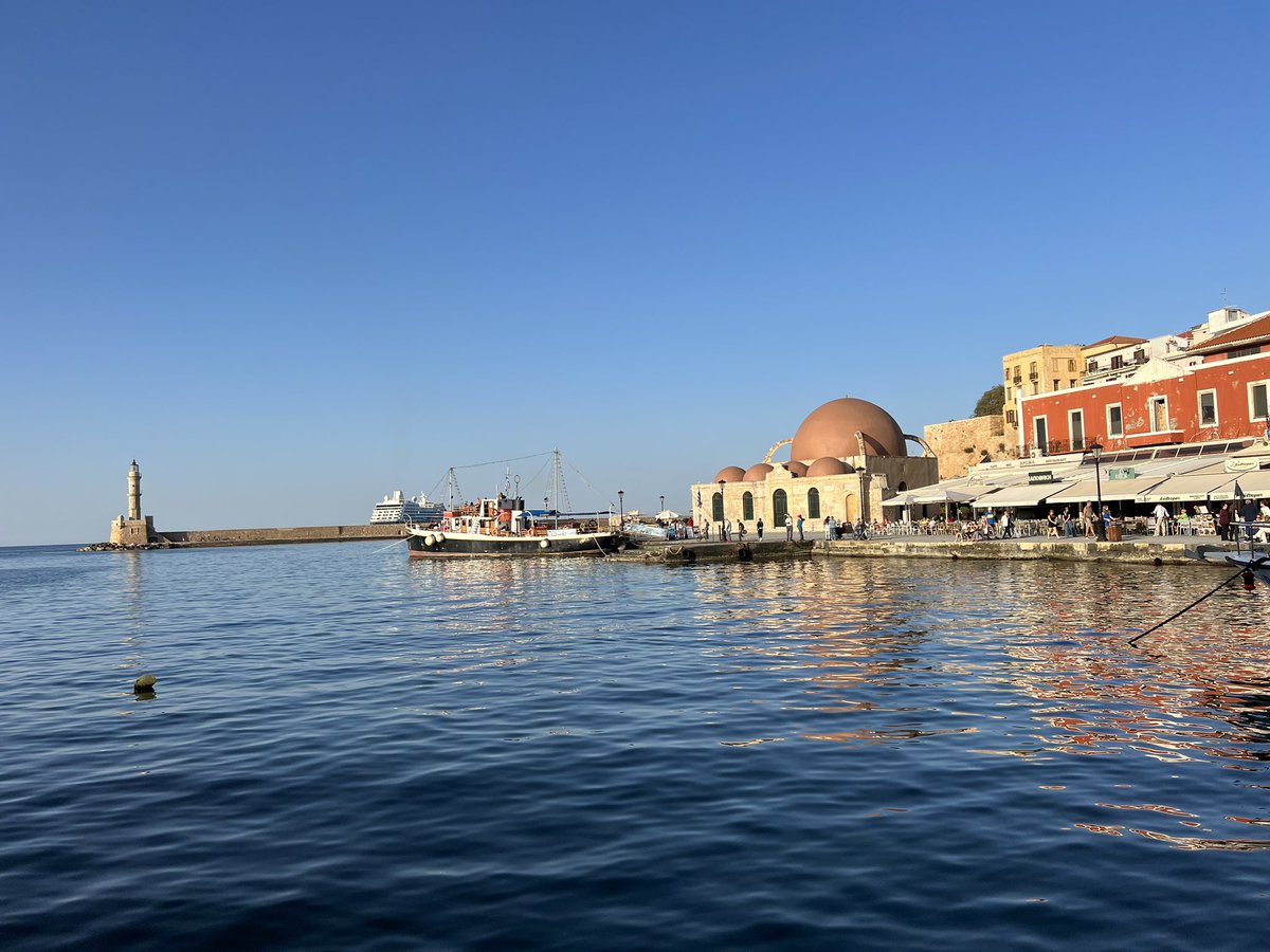 AtsalakisGeorge's tweet photo. It is still summer in Chania- old Venetian harbor - Chania Old Harbor #greece #crete #kreta #creta #chania_crete #chania #chaniaoldtown #chaniaoldharbour #chanialighthouse #centreofchania #travel #travelcrete https://t.co/yaoSWqystr
