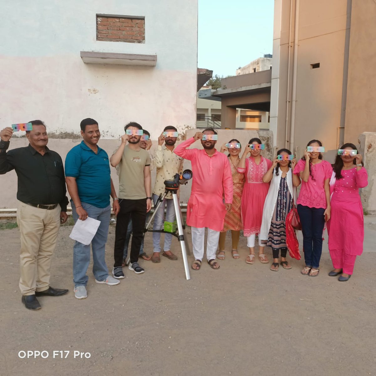 CscJunagadh's tweet photo. Today @CscJunagadh organized the Parsley #SolarEclipse viewing in which around 250 people watched the #Eclipse2022. The eclipse was watched through different instruments like #telescope,#sunfilter,#mirror,#pinhole, and #Camera.@InfoGujcost @dstGujarat @InfoGujarat @JunagadhGog https://t.co/Ko9BKYEEns