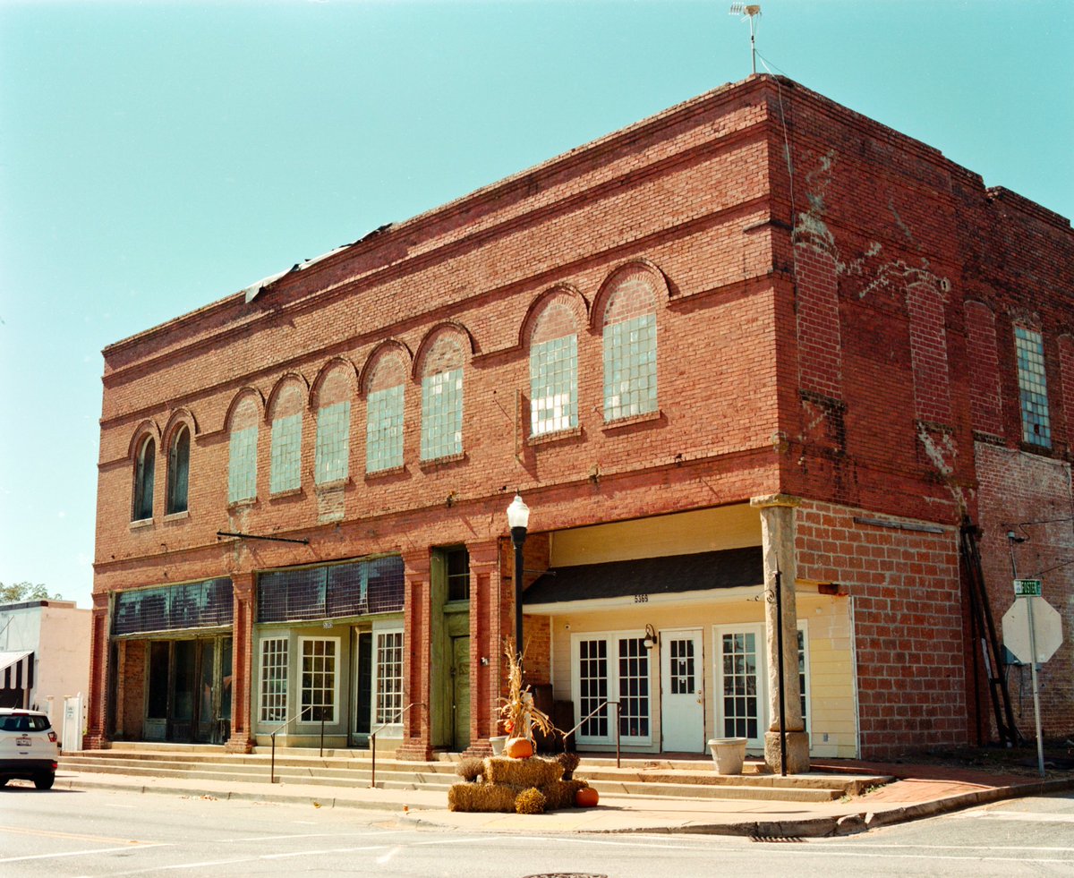 A quick stop in Cowpens South Carolina. #mamiyarb67 #kodakgold200