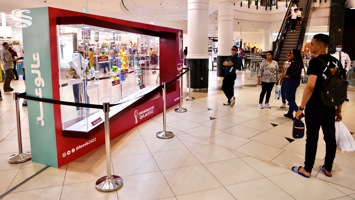 MetaCracks's tweet image. Esta es una exhibición del coleccionista Mohammed Abdulateef, de todas las mascotas de los mundiales desde 1966, llevada a cabo en el City Center Mall de Qatar. 

¡Faltan 26 días para el pitazo inicial! #Qatar2022 #QatarWorldCup2022 #MundialQatar2022 #qatar2022worldcup