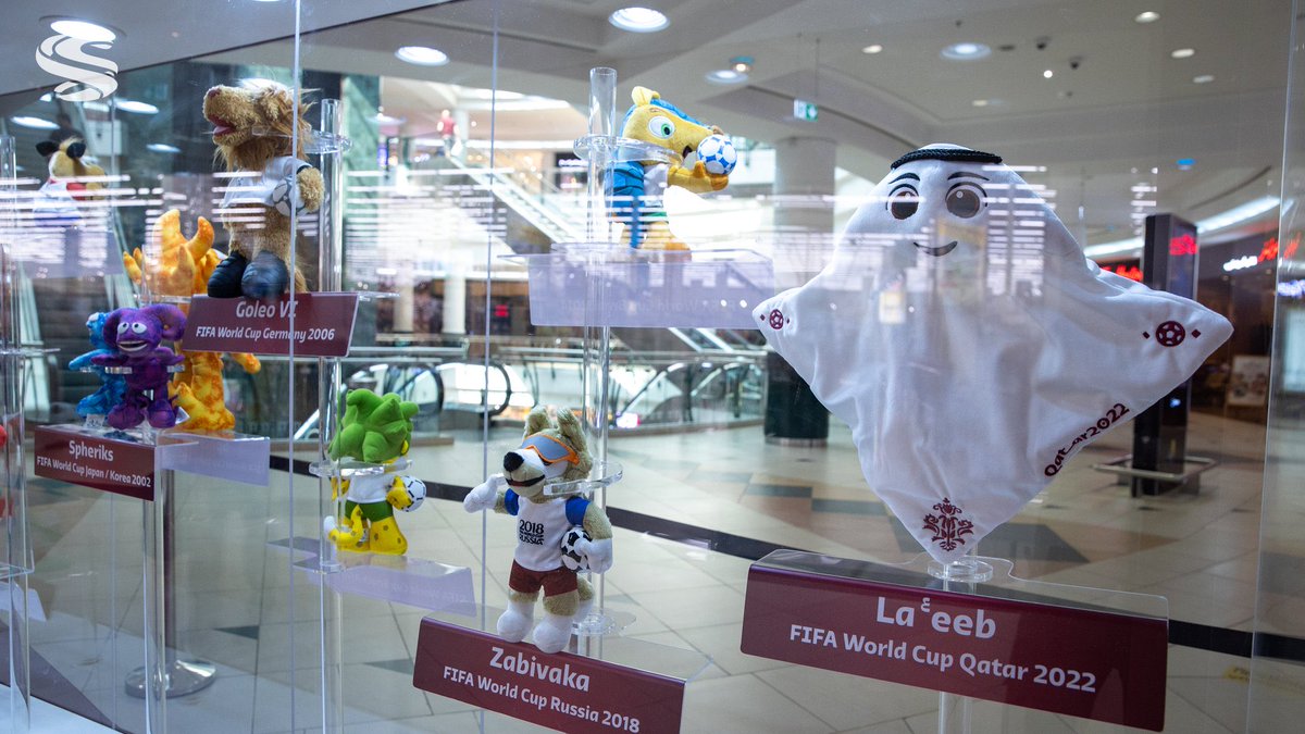 MetaCracks's tweet image. Esta es una exhibición del coleccionista Mohammed Abdulateef, de todas las mascotas de los mundiales desde 1966, llevada a cabo en el City Center Mall de Qatar. 

¡Faltan 26 días para el pitazo inicial! #Qatar2022 #QatarWorldCup2022 #MundialQatar2022 #qatar2022worldcup