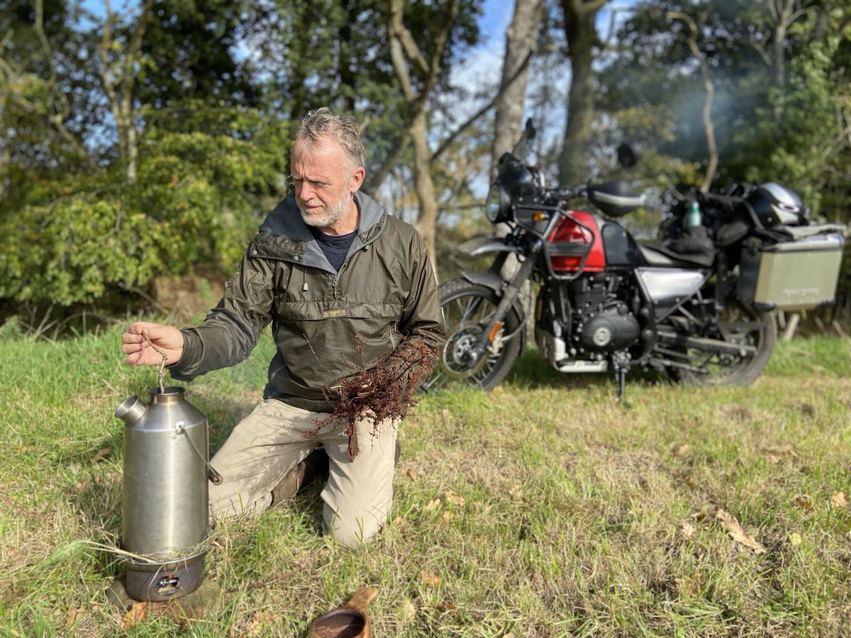 BushcraftMag's tweet photo. B𝘂𝘀𝗵𝗰𝗿𝗮𝗳𝘁 𝗯𝗶𝗸𝗲
Bushcraft magazine editor, Tim Gent, explores the qualities of @royalenfield's  Himalayan model.  Tim plans to let readers know his verdict on the bike’s bushcraft credentials in future issues.

𝗵𝘁𝘁𝗽𝘀://𝗯𝘂𝘀𝗵𝗰𝗿𝗮𝗳𝘁𝗺𝗮𝗴𝗮𝘇𝗶𝗻𝗲.𝗰𝗼𝗺/ https://t.co/v0MDzaRrWa
