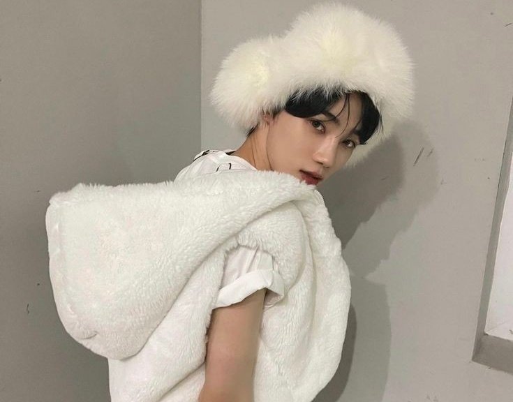 feathyuni's tweet photo. ❛ au hyunj!n x ch4nhee | él y yo ❜

donde chanhee es un idol conocido y una noche chusmea el celu de su mejor amigo hyunjin y descubre un fanfic sobre él https://t.co/NzT6smELJI