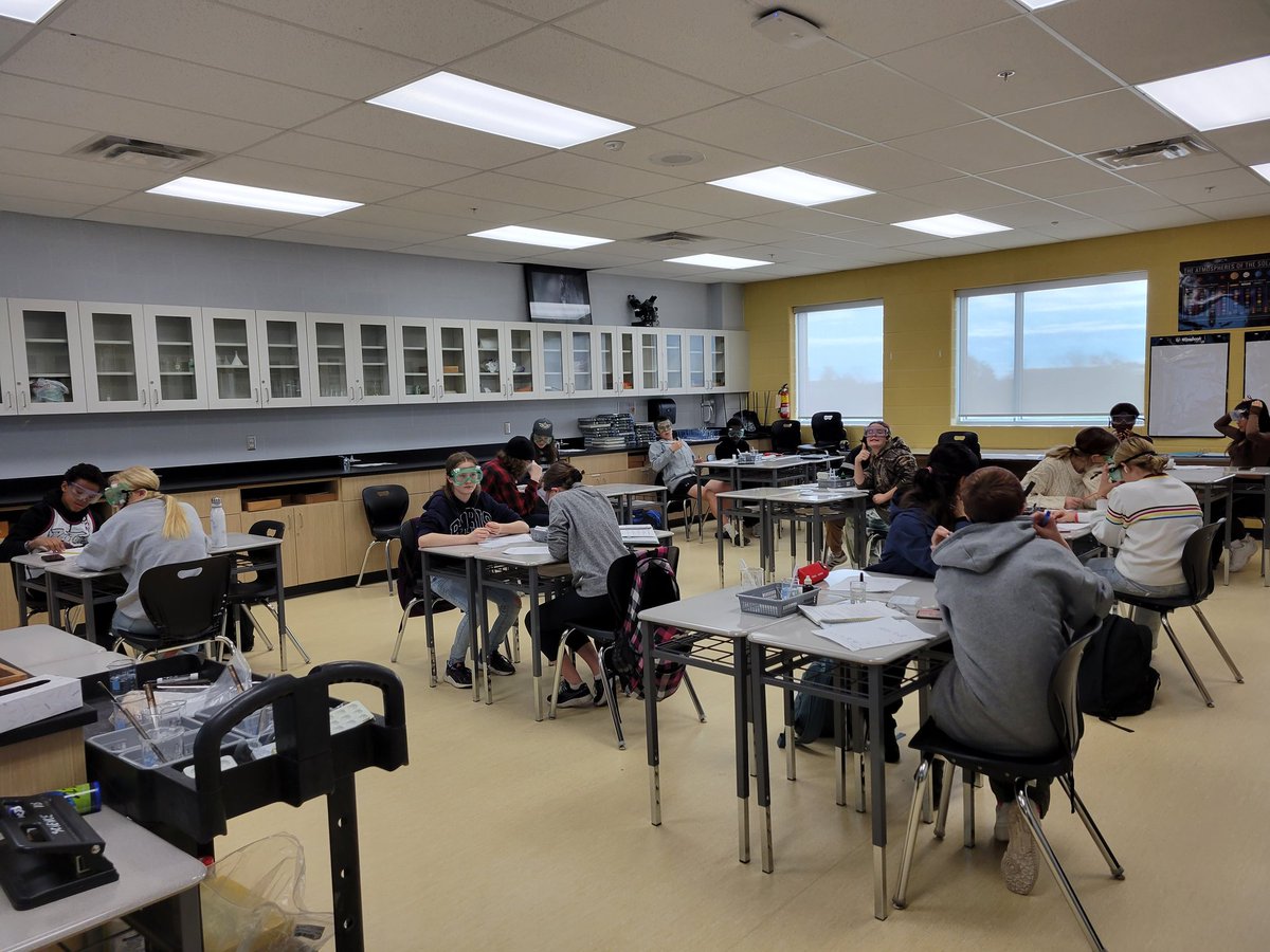 mrs_mrandle's tweet photo. Forensic Chemistry lab in SNC 1W #inquiry #PhysicalAndChemicalProperties  @KSS_ldsb https://t.co/exBzWkuwEb