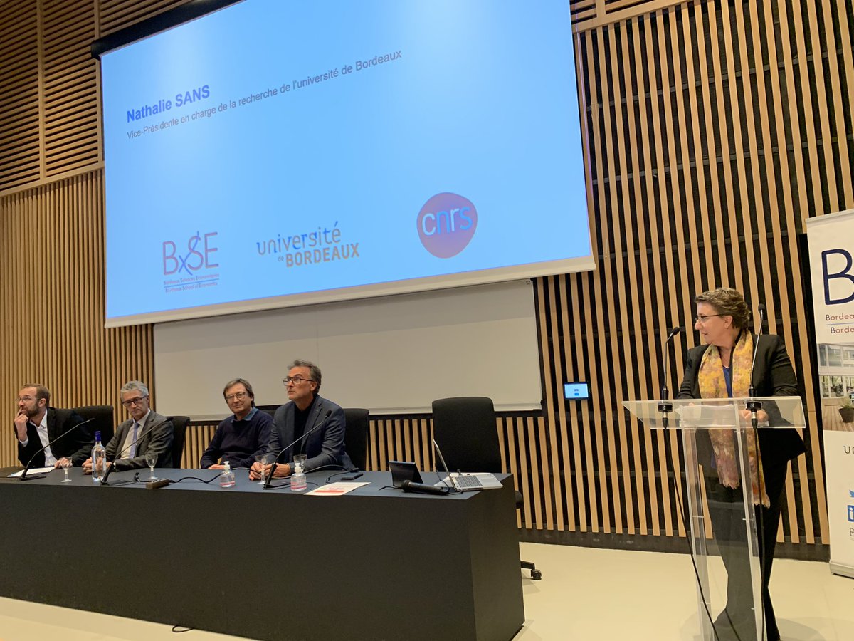 BSE_Bordeaux's tweet photo. C’est le grand jour! Début de l’inauguration de notre laboratoire BSE ce soir! @BSE_Bordeaux @univbordeaux @CNRSAquitaine  Introduction de Nathalie Sans, VP en charge de la recherche @univbordeaux https://t.co/m4KEf0w8Xu