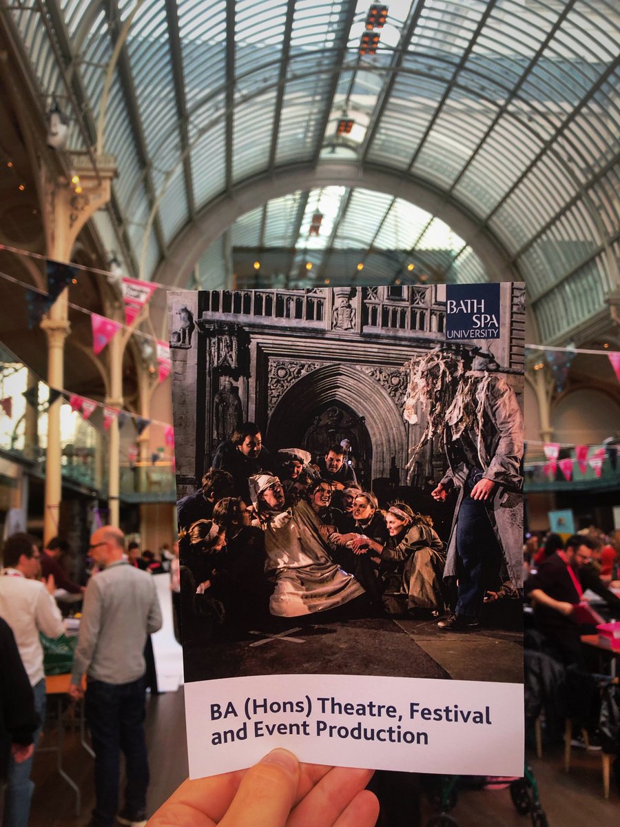 Lovely to see the <a href="/BathSpaProds/">Bath Spa Productions</a> team from <a href="/BathSpaUni/">Bath Spa University</a> at <a href="/TheatreCraft/">TheatreCraft</a>. A joy to see the immersive production of A Christmas Carol, I made with their students in 2017, still on their literature. An amazing team effort on the wintery streets of Bath! Was cold but pure magic. 👻✨