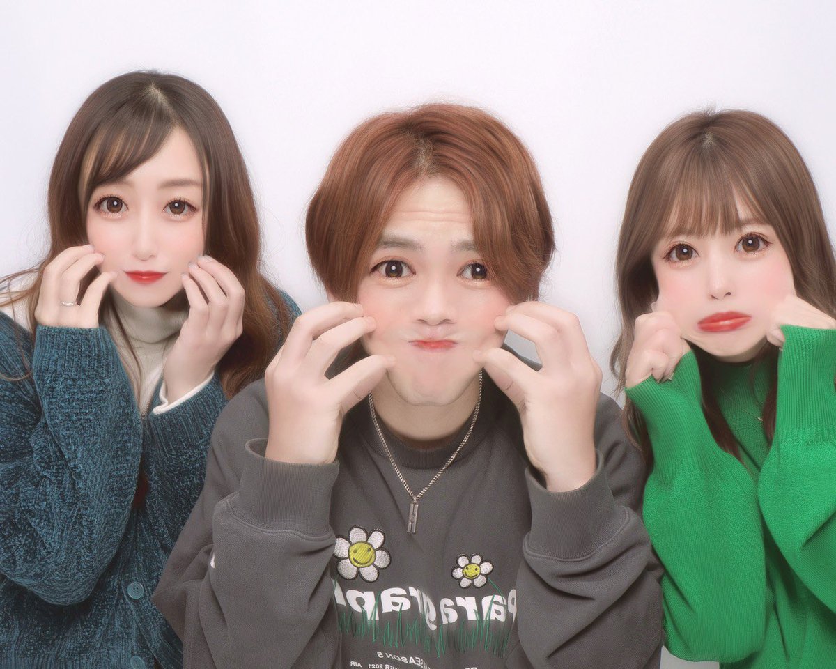 aa____s2's tweet photo. .
.
.
私の大親友と私の父親みたいな人
ずっと歳とっても変わらずなかよくしよーや https://t.co/LHbWlGzegT