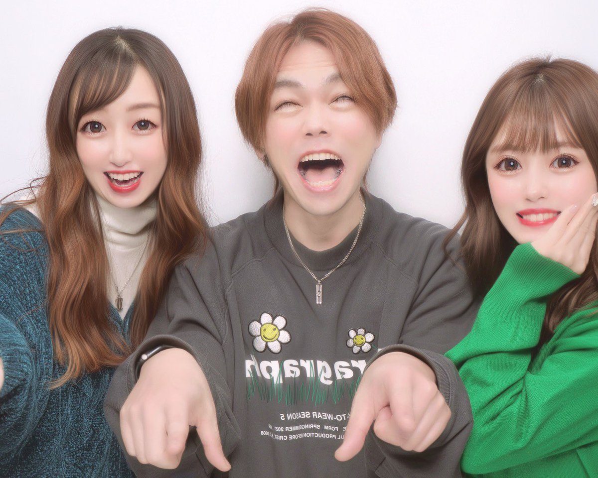 aa____s2's tweet photo. .
.
.
私の大親友と私の父親みたいな人
ずっと歳とっても変わらずなかよくしよーや https://t.co/LHbWlGzegT