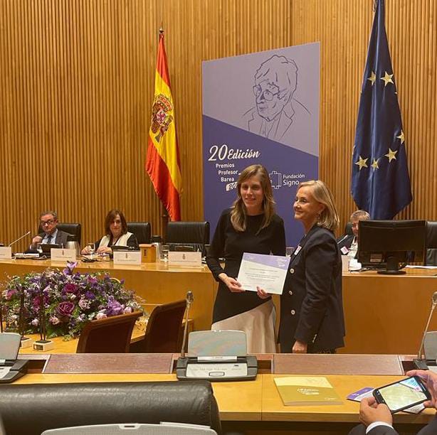 Hospital_FJD's tweet photo. Nuestro proyecto HOPE (Hospital de Día Personalizado), dirigido a mejorar el tratamiento de los pacientes oncológicos, ha sido finalista en los Premios Profesor Barea. Recogió el galardón la Dra. Cristina Caramés, especialista del Servicio de #Oncología. ¡Todo un orgullo! https://t.co/LqIjBaEG8y