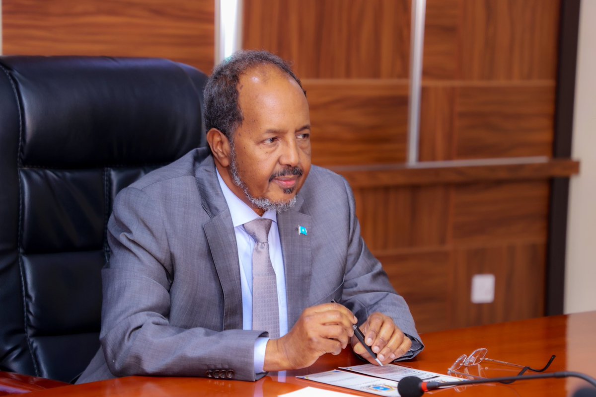HassanSMohamud's tweet photo. I received the #EAC Secretary  General Hon. Peter Mathuki @pmathuki at @TheVillaSomalia today. We discussed remaining steps of #Somalia’s bid to join the #EAC as per the directive of the 22nd EAC summit to expeditiously fast track verification process to accede to the EAC Treaty. https://t.co/jmJZWrQmCG