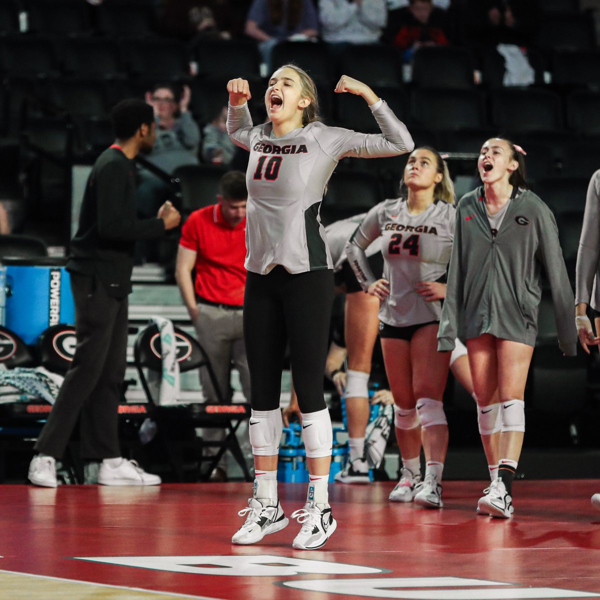 💪🗣 ready to take on a new week 

#GROW | #GoDawgs