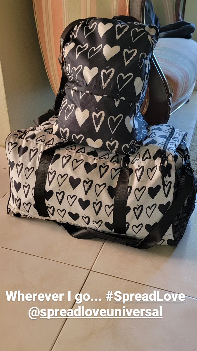 SPREADLOVEUNIV1's tweet photo. Spread Love even when you travel #3BlackHearts #duffel #travel #leisure 
https://t.co/RMl8DfXe9S https://t.co/eSH5d1XwEQ