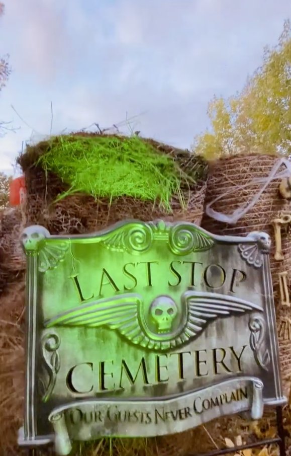 Great to get another opportunity to work with BBC Radio Humberside and Waters Edge Visitors Centre &amp; Country Park in Barton-upon-Humber today, covering the Waters' Edge Halloween Bale Maze.

Always love working with local radio.