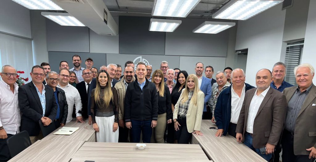 fedeindustria's tweet photo. Este lunes 24 de octubre los Directores de nuestra Federación, miembros y cámaras asociados celebraron Junta Directiva para tratar temas económicos que fortalezcan la producción nacional y lo Hecho en Venezuela. https://t.co/ceOGdcsHnN