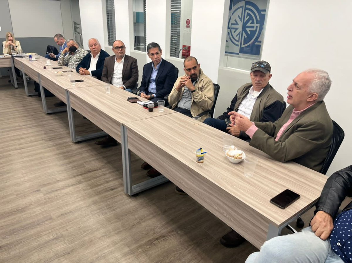 fedeindustria's tweet photo. En Fedeindustria somos más de 4.500 pequeñas y medianas industrias comprometidas con potenciar las capacidades productivas de nuestro país para brindar calidad de bienes y servicios al mercado. #SomosFedeindustria https://t.co/RYPPysxDGo