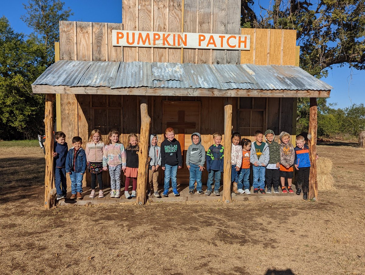adkinmicteacher's tweet photo. Fun at The PTC Pumpkin Patch today! #GSOE https://t.co/mVBp3Uo51o