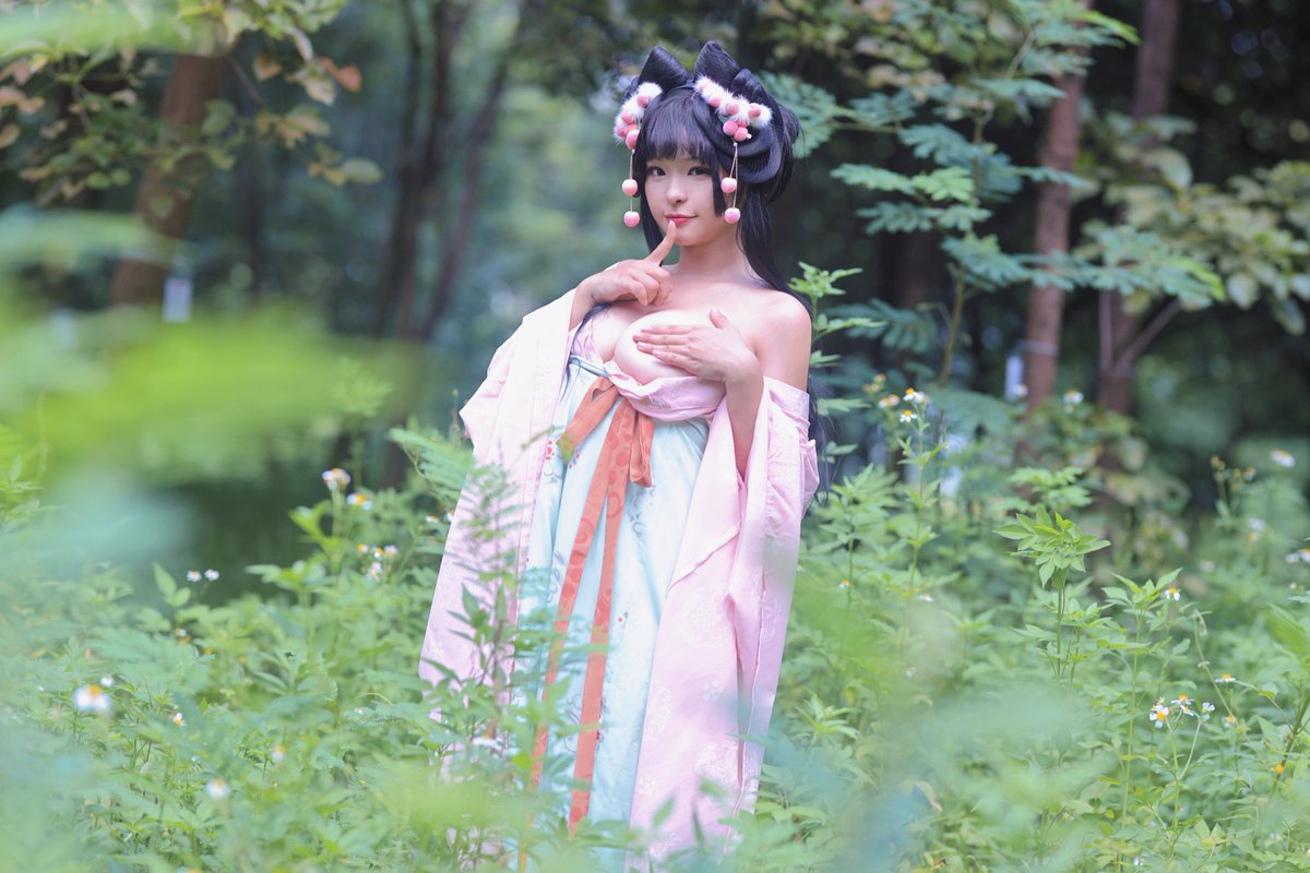 “今天天气真好呢～”
10月的～门槛专属写真～

#写真 #汉服挑战  #露出 https://t.co/81bvVaTZKM