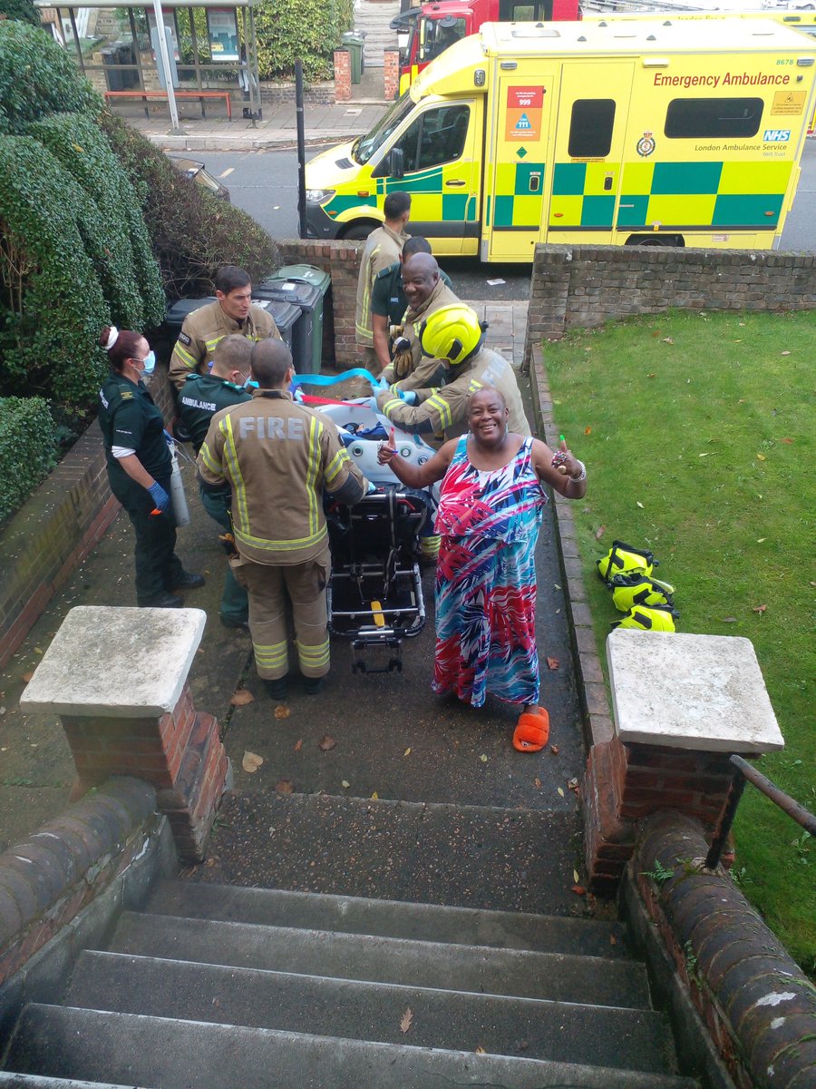 Sandragogglebox's tweet photo. Yes EVERYONE   i left derby to move in my BEST FRIEND ANN MARIE of 40YEARS to look AFTER her...TODAY  she couldn't breath  so i calll 999  but the fire CREW  HAD TO come https://t.co/LwBcBOXRHi