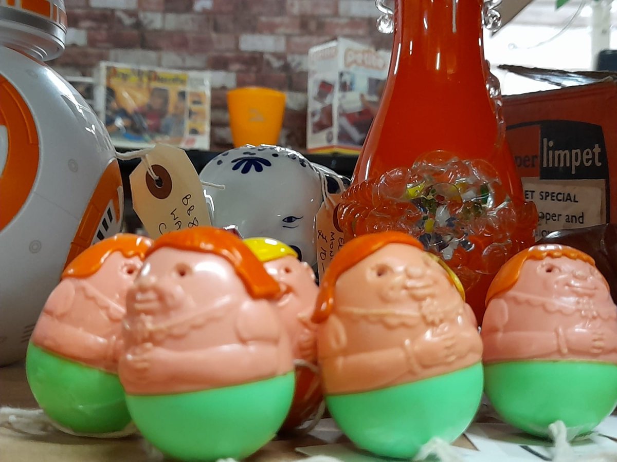 ObjenkinsRob's tweet photo. Retired Weebles really hoping not to wobble as they're less certain about the falling down thing. https://t.co/5RbAJPauK5