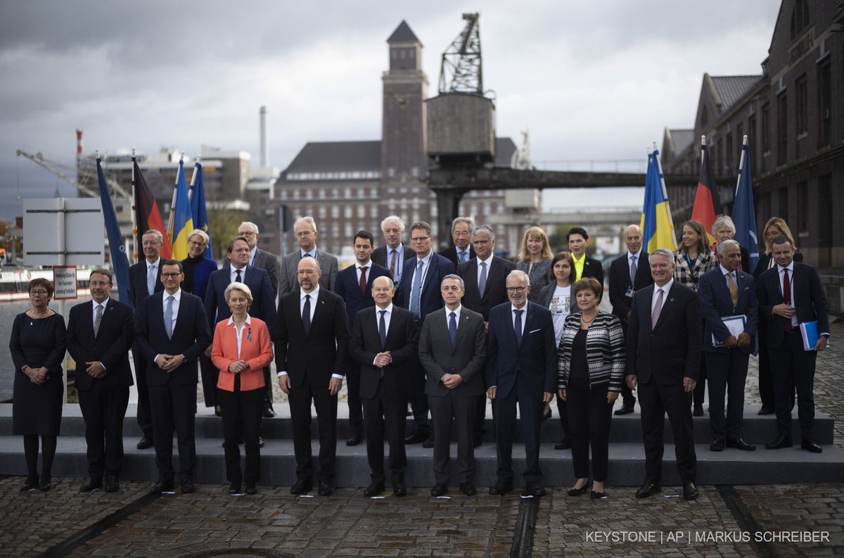 ignaziocassis's tweet photo. Better #together 🤝 Nur eine koordinierte, internationale Antwort kann zu einem wirksamen &amp; nachhaltigen #Wiederaufbau der Ukraine führen. Unser heutiges Ziel mit allen Partnern: Stärkung der Grundlagen des #RecoveryofUkraine zugunsten der 🇺🇦 Bevölkerung. https://t.co/w7FBE6NvAw