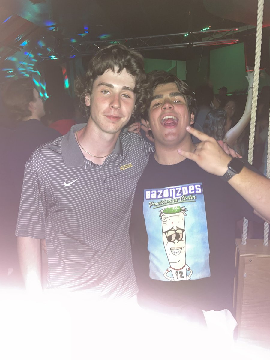 yeahimadamklan2's tweet photo. Me and Brogan https://t.co/yldYohDEpV