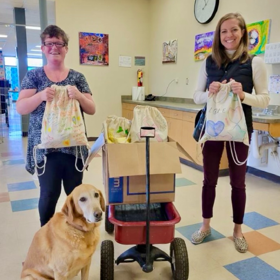 Amy Liotta, the Program Operations Director for the <a href="/UNMCCC/">UNM Comprehensive Cancer Center</a>, came by Adelante’s Al Friedman Center to pick up care kits for cancer patients. The bags were decorated and packed by Adelante day program clients and contained helpful items for people battling cancer. #oneABQ #nmtrue