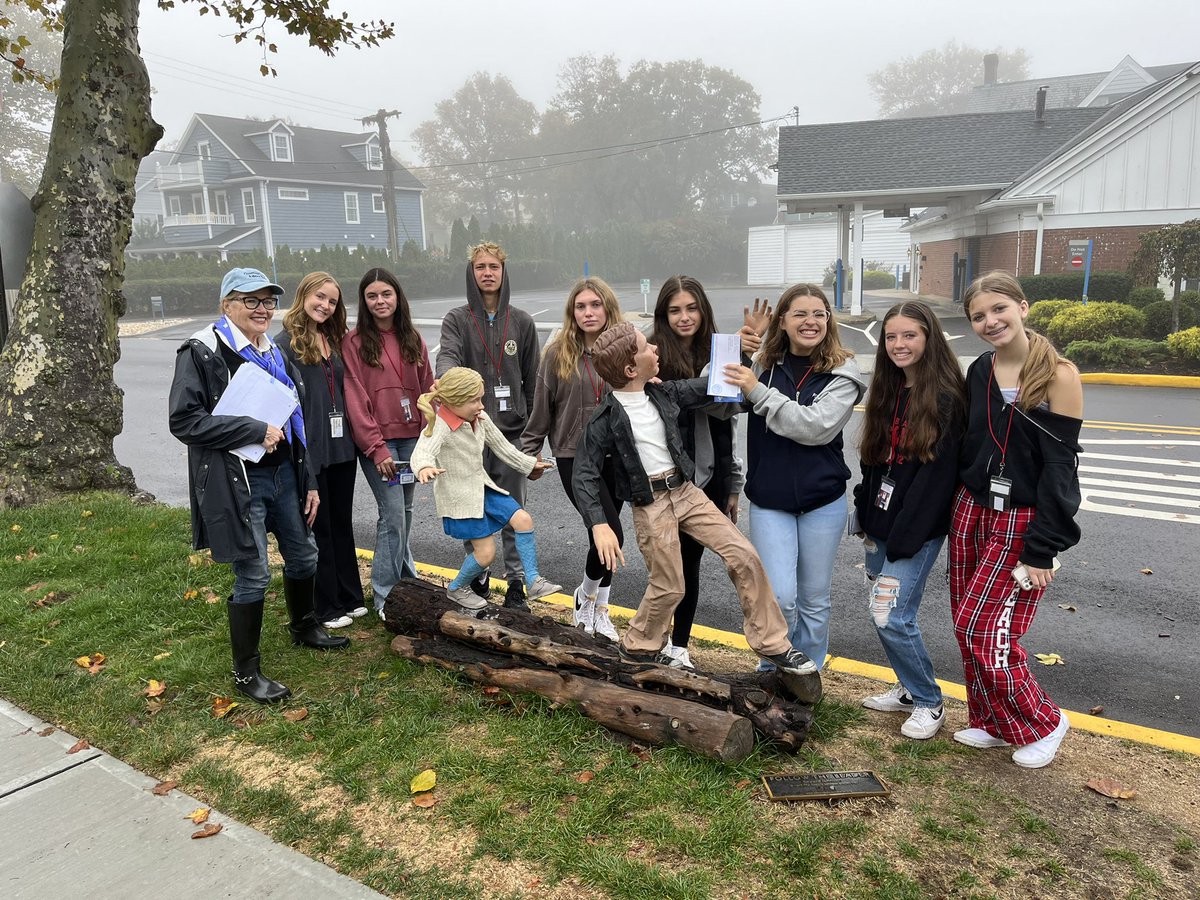 TierneyPPB's tweet photo. Art and English I students visit the Seward Johnson installment in Spring Lake! #WeRBeach #smallschoolsdoingbigthings #GoGulls https://t.co/sztGhyHV2a