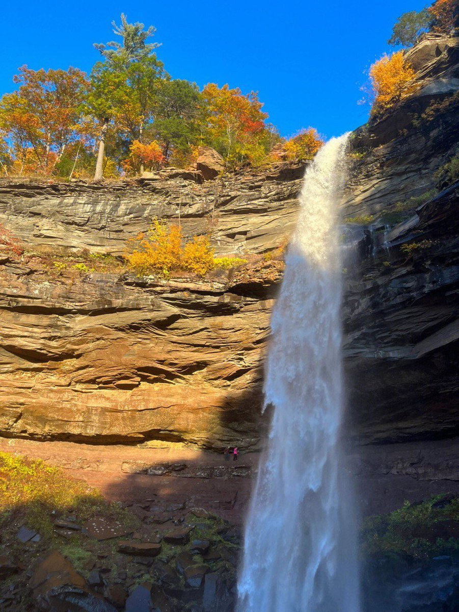 Grac535792901's tweet photo. #kaaterskill falls https://t.co/ZJS6MxHrUV