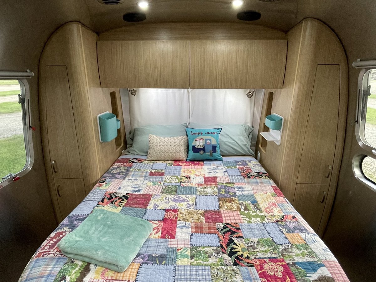 GoodSam's tweet photo. Glamping with your whole family just got a lot better with this 2019 @Airstream_Inc Flying Cloud 30FB from #GoodSamRVRentals 😇
🔗 https://t.co/ImGYYOhhH7 https://t.co/pSMZgk0UKA