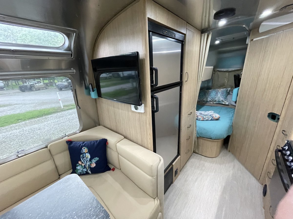 GoodSam's tweet photo. Glamping with your whole family just got a lot better with this 2019 @Airstream_Inc Flying Cloud 30FB from #GoodSamRVRentals 😇
🔗 https://t.co/ImGYYOhhH7 https://t.co/pSMZgk0UKA