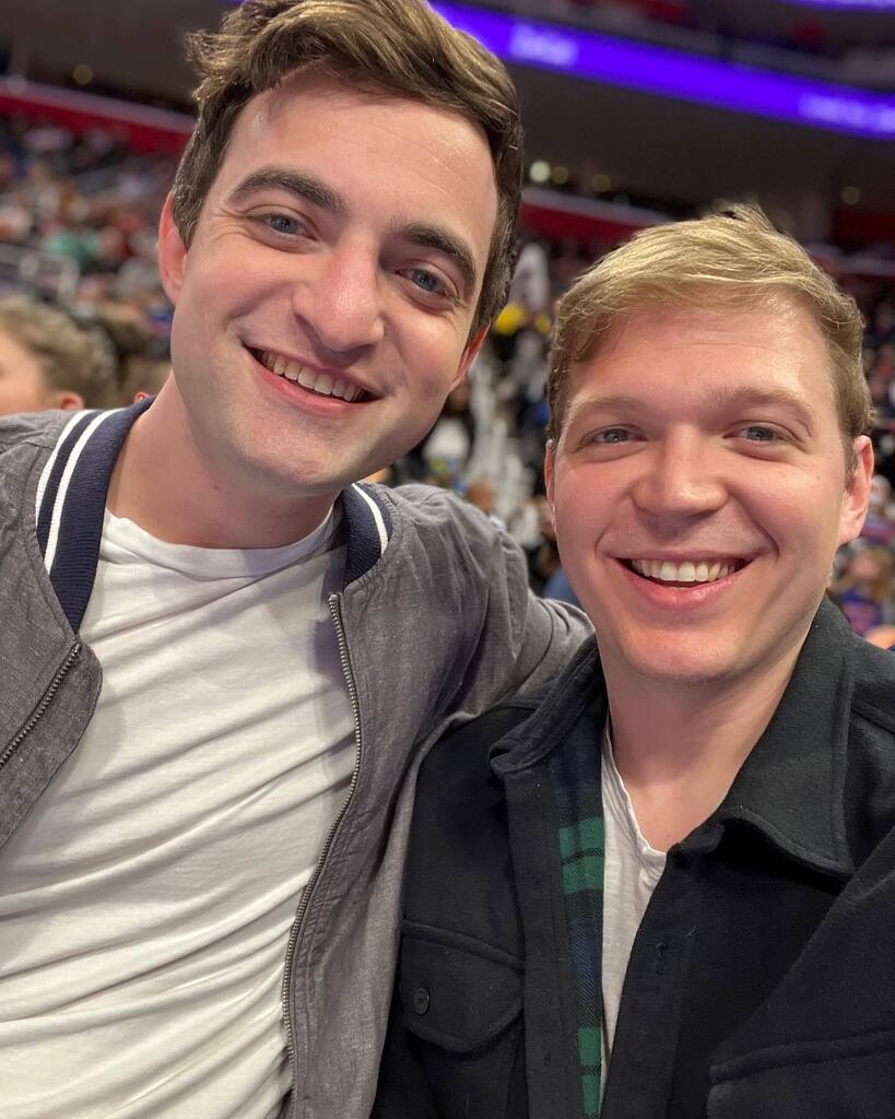 Hi Guys! Meet Clint! One of our first years, and King of the best dry humor 😜  Hometown: Petersburg, MI
Medical School: West Virginia School of Osteopathic Medicine
Residency: Helen DeVos Children’s Hospital, Michigan State University 
Interests: Ind… instagr.am/p/CkJDNvZOh72/