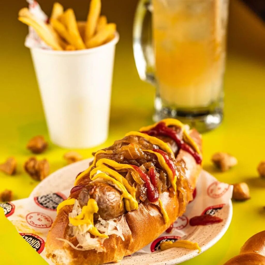 This week gather your family and head to <a href="/playbirdies/">Birdies</a> for some half term fun! 👨‍👩‍👧‍👦Treat your little ones with some crazy golf, kids mocktails and delicious food including our October special: 🌭The Cheeky Frank 🌭 😋
.
.
#specials #hotdog #sausage #eats … instagr.am/p/CkJDNDxIymQ/